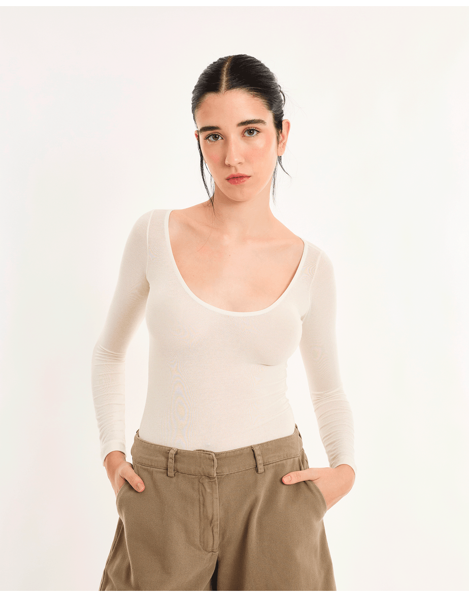 Body oval pen off-white