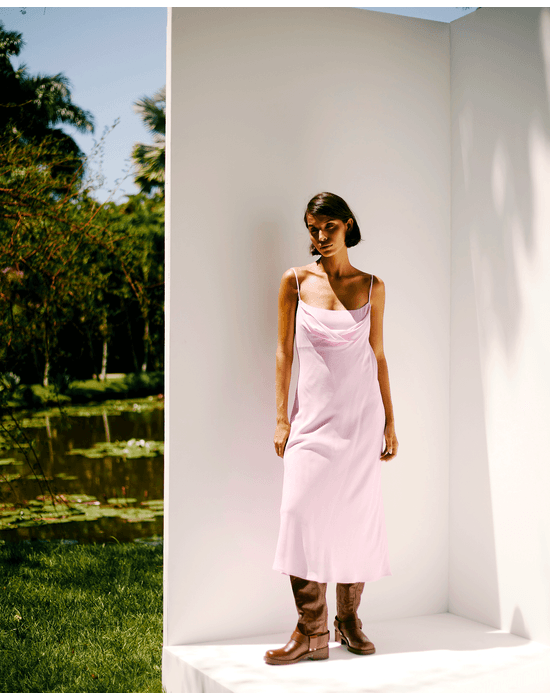 Vestido degagê nos rosa