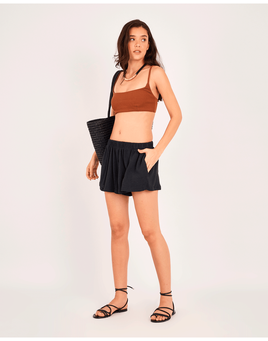 Short lirio ala preto