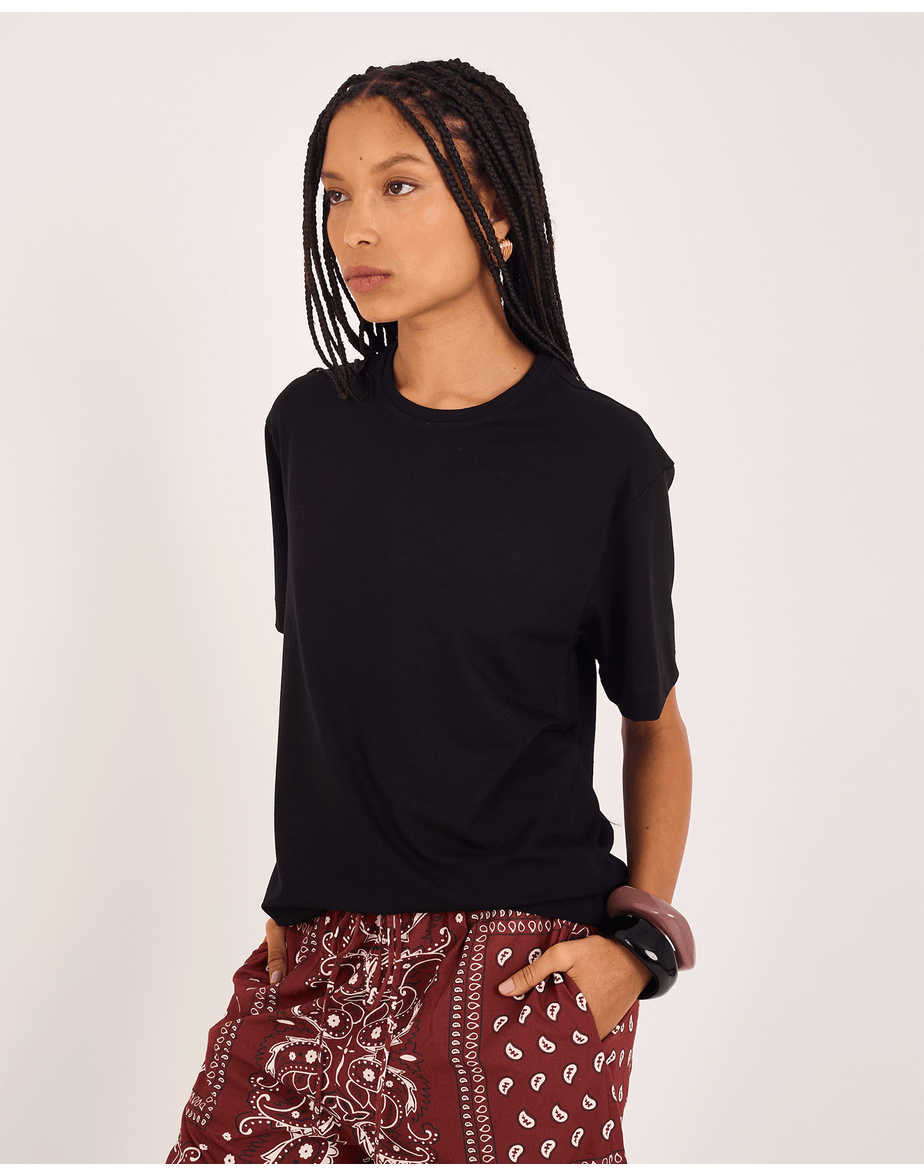T-shirt ampla kai preto