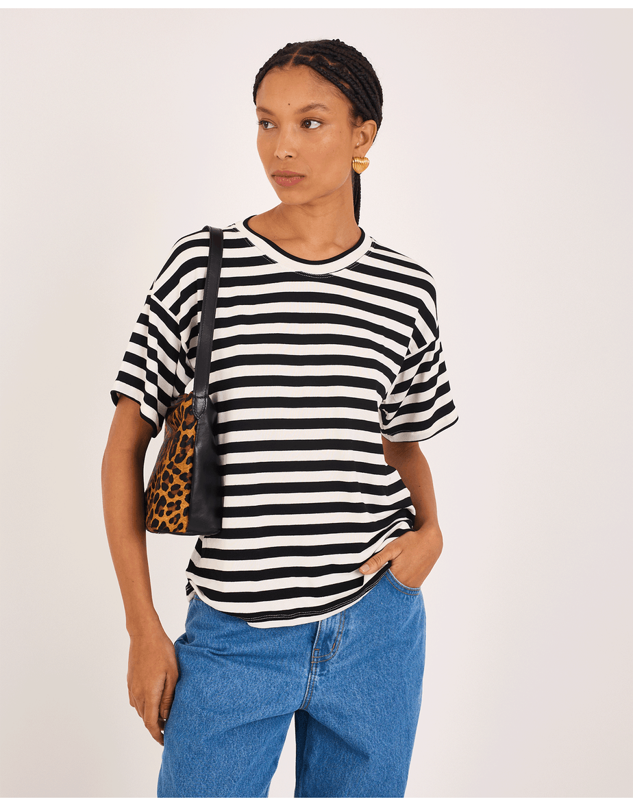 T-shirt listrada kai listrado preto