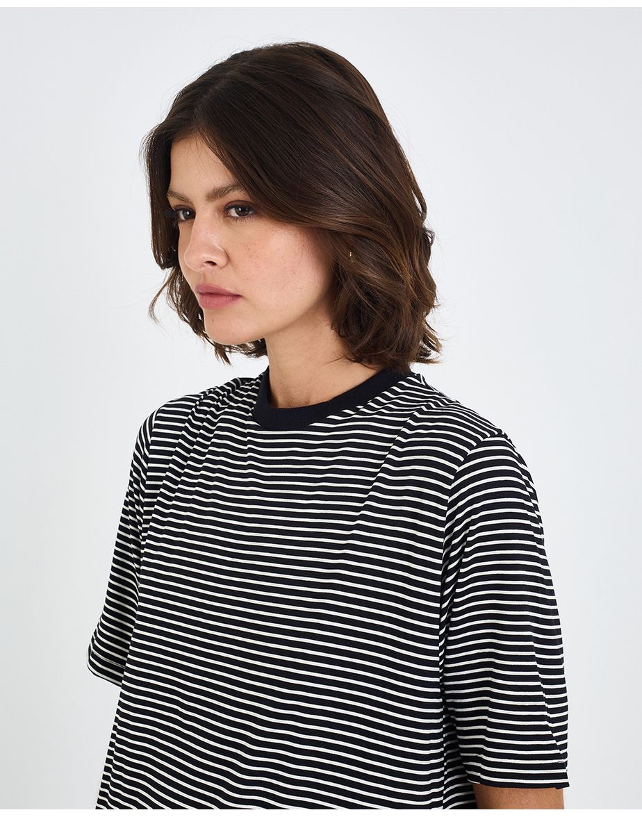 T-shirt listras inv preto