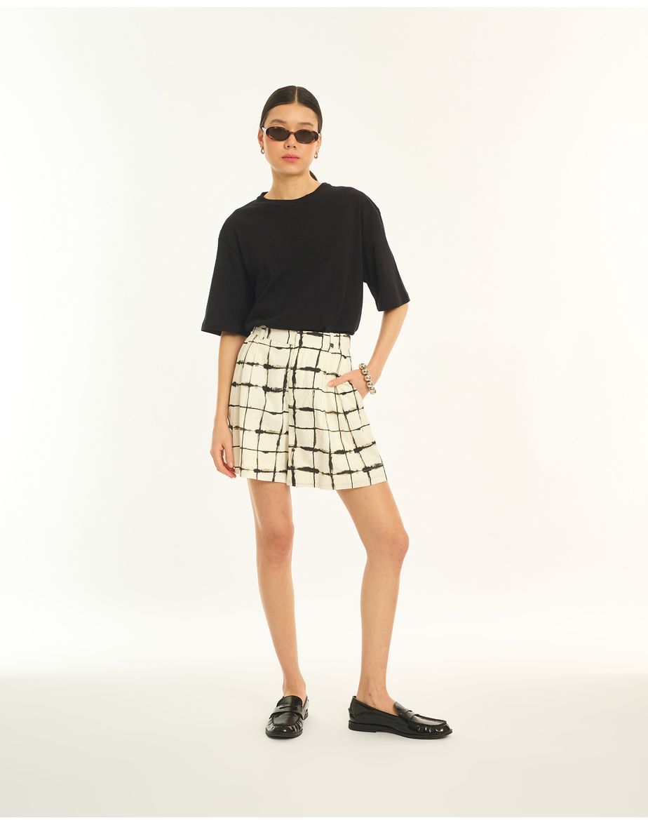 Short kasra kas estampado