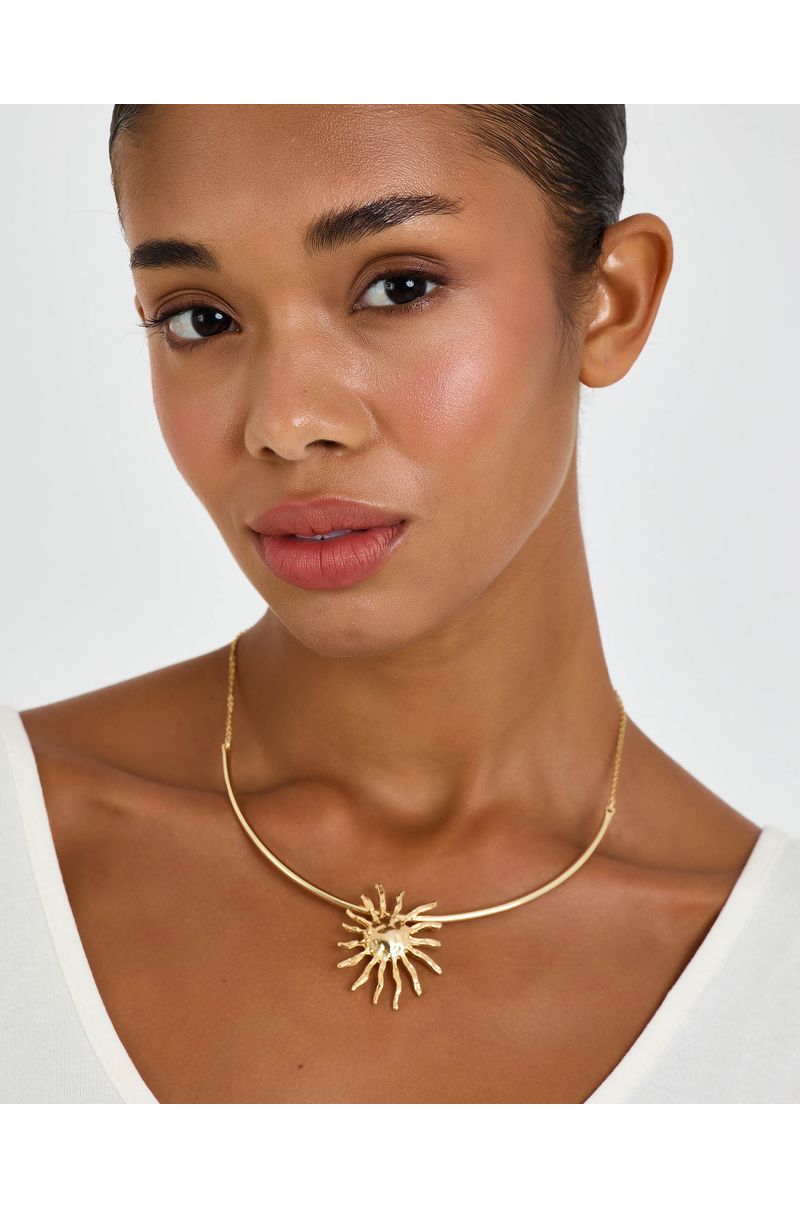 Colar sol ebi dourado