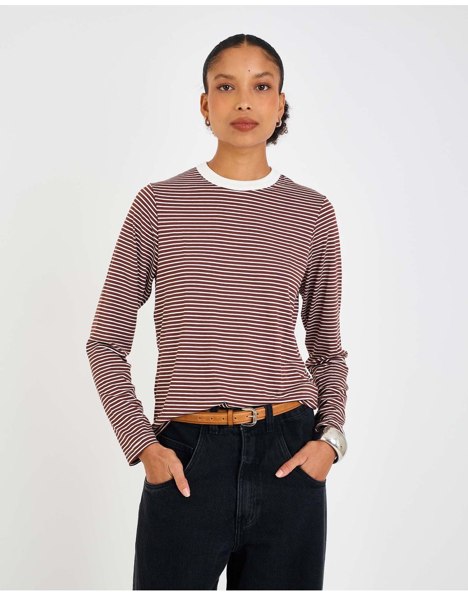 Camiseta listrada inv listrado marrom