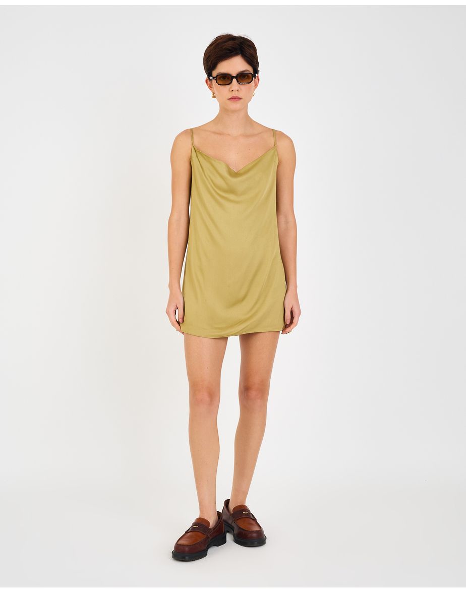 Vestido degage pres verde