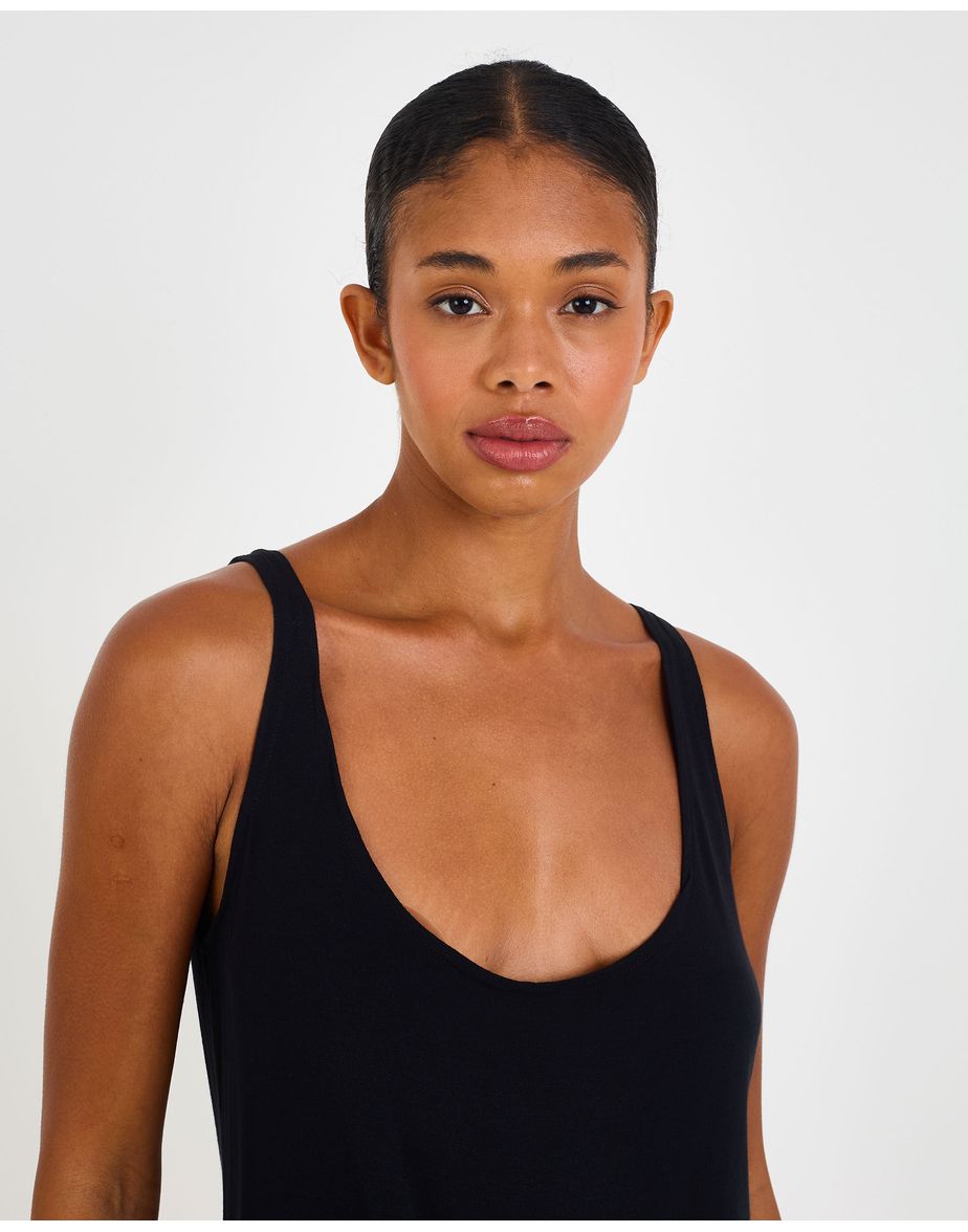 Camiseta decote ila preto
