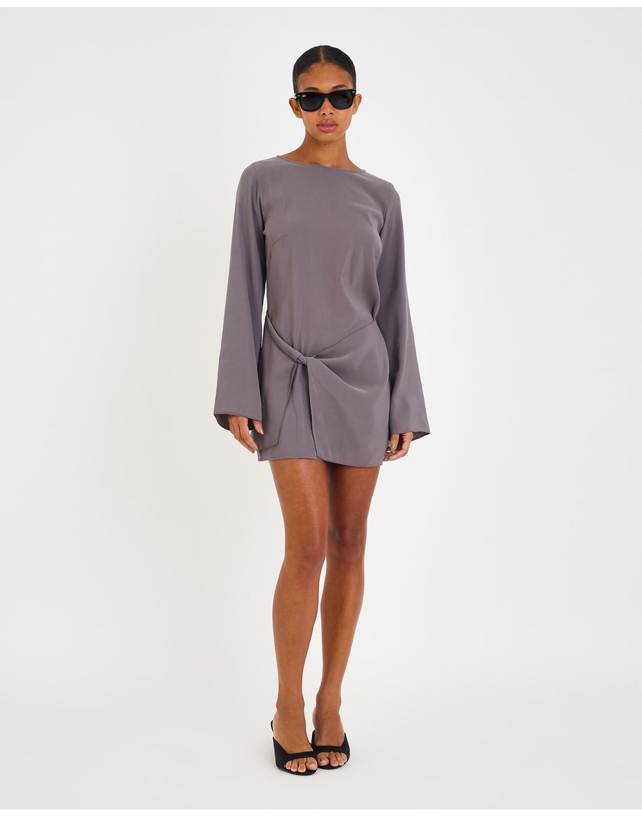 Vestido curto basic ila cinza
