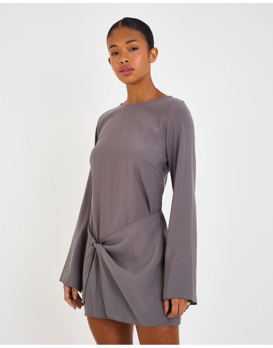 Vestido curto basic ila cinza