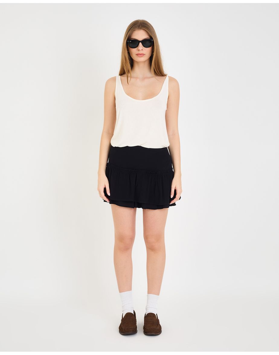 Short amavie era preto