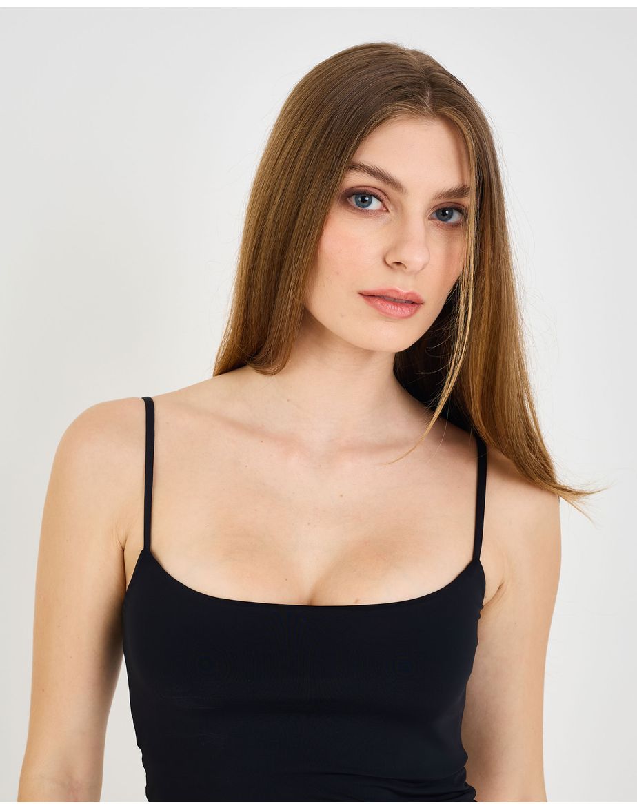 Top basic era preto