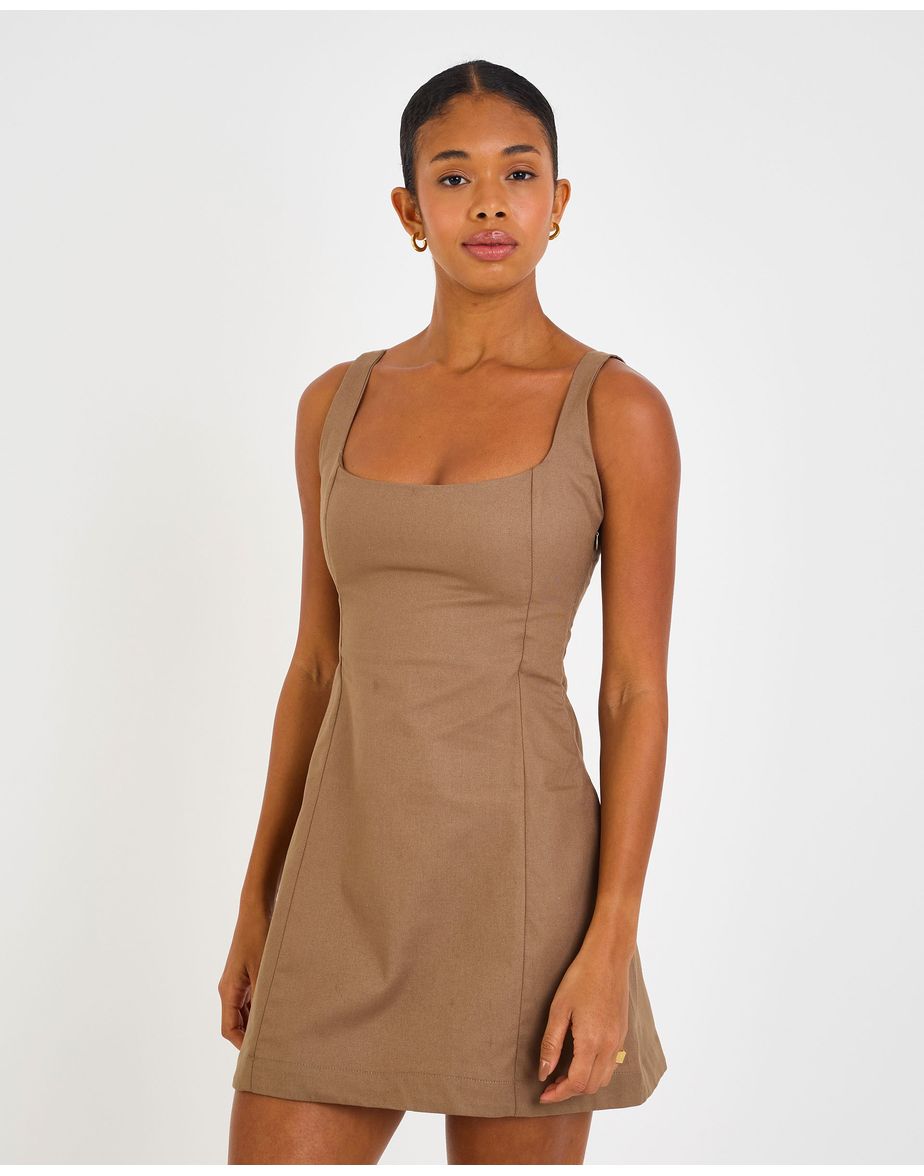 Vestido bossy era marrom