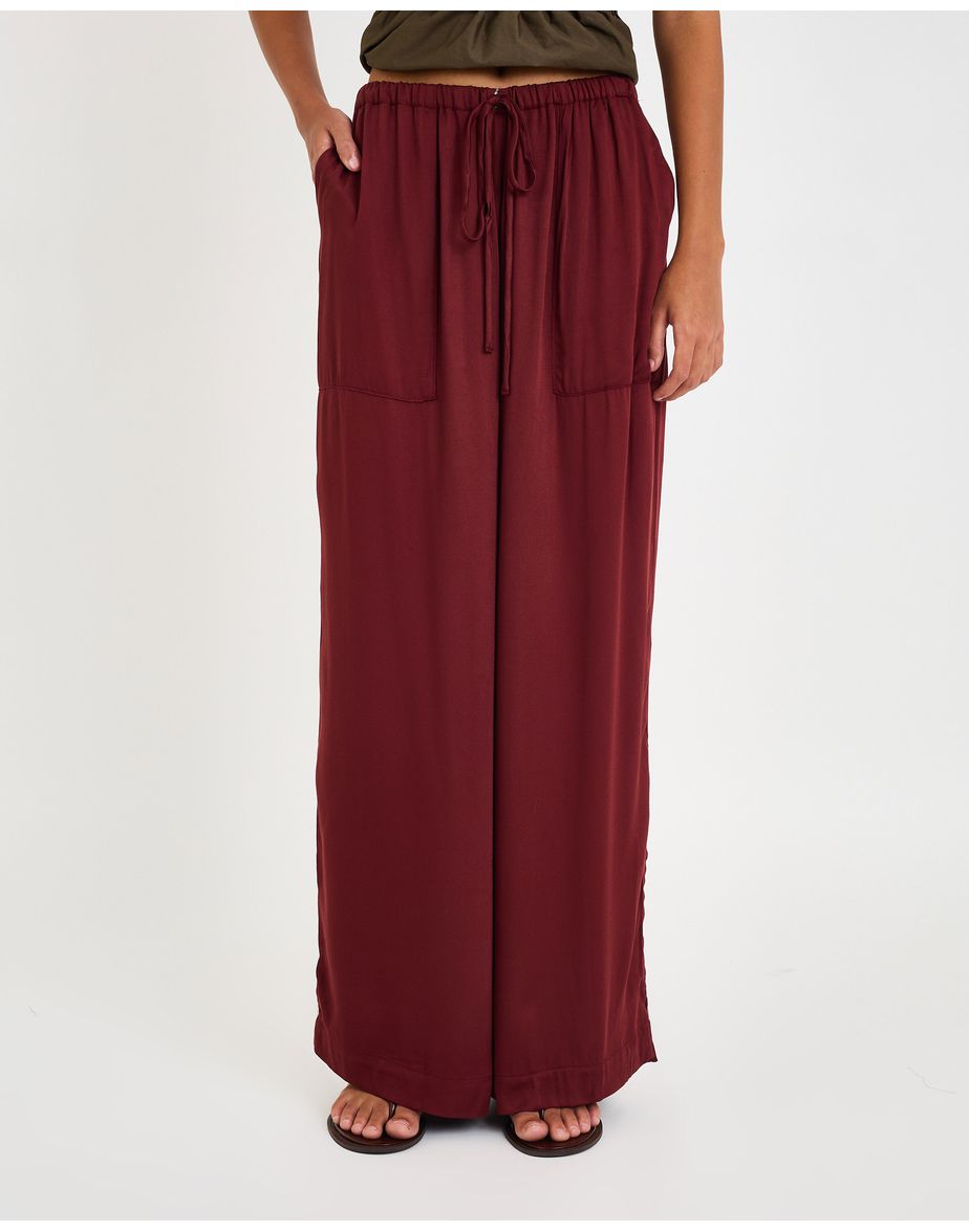 Calça bolsos ade  marrom