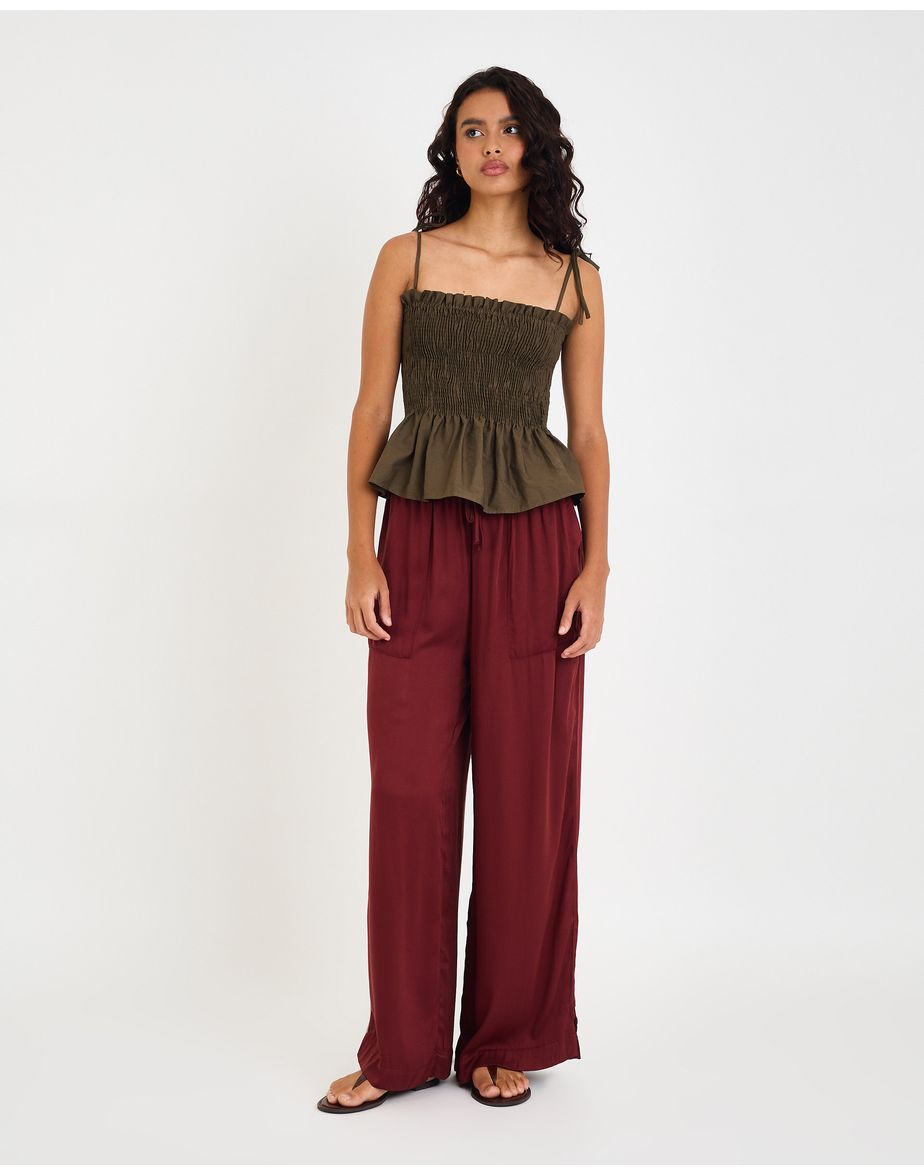 Calça bolsos ade  marrom
