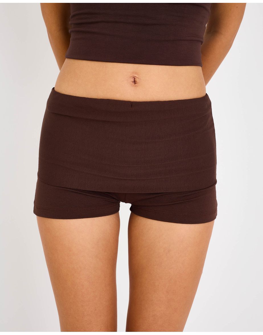 Short ballet cay marrom