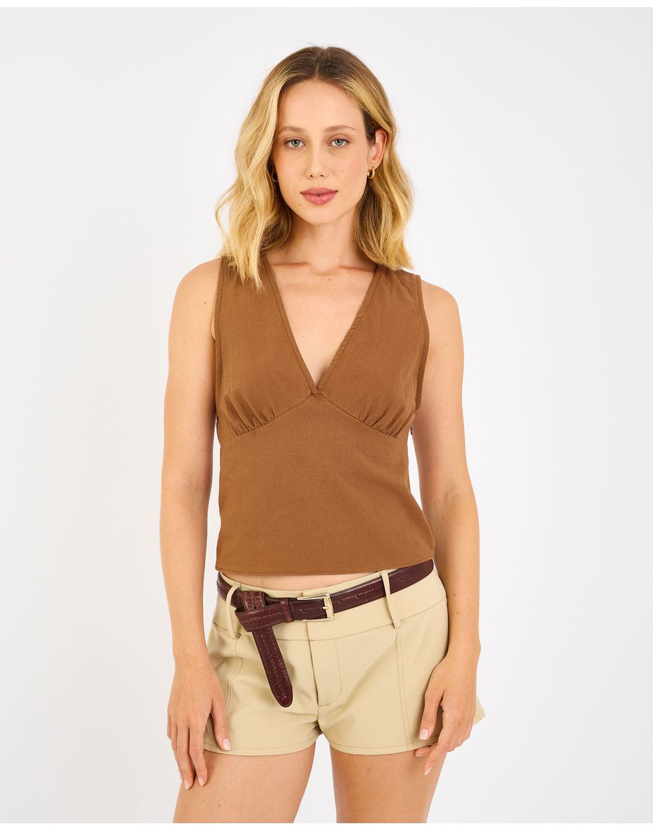 Camiseta triangulo joy  marrom