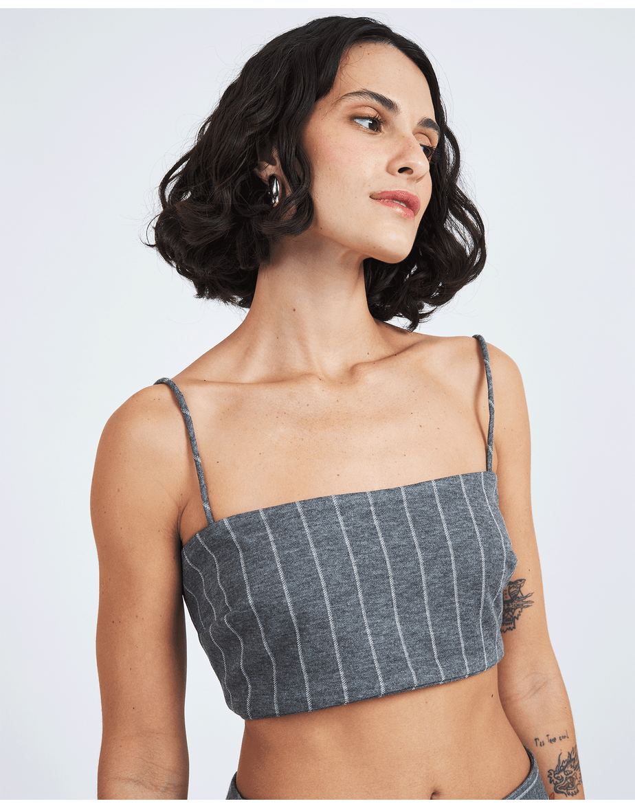 Top risca gru cinza